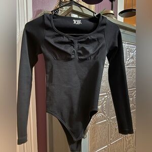 OQQ- Black Long Sleeve bodysuit